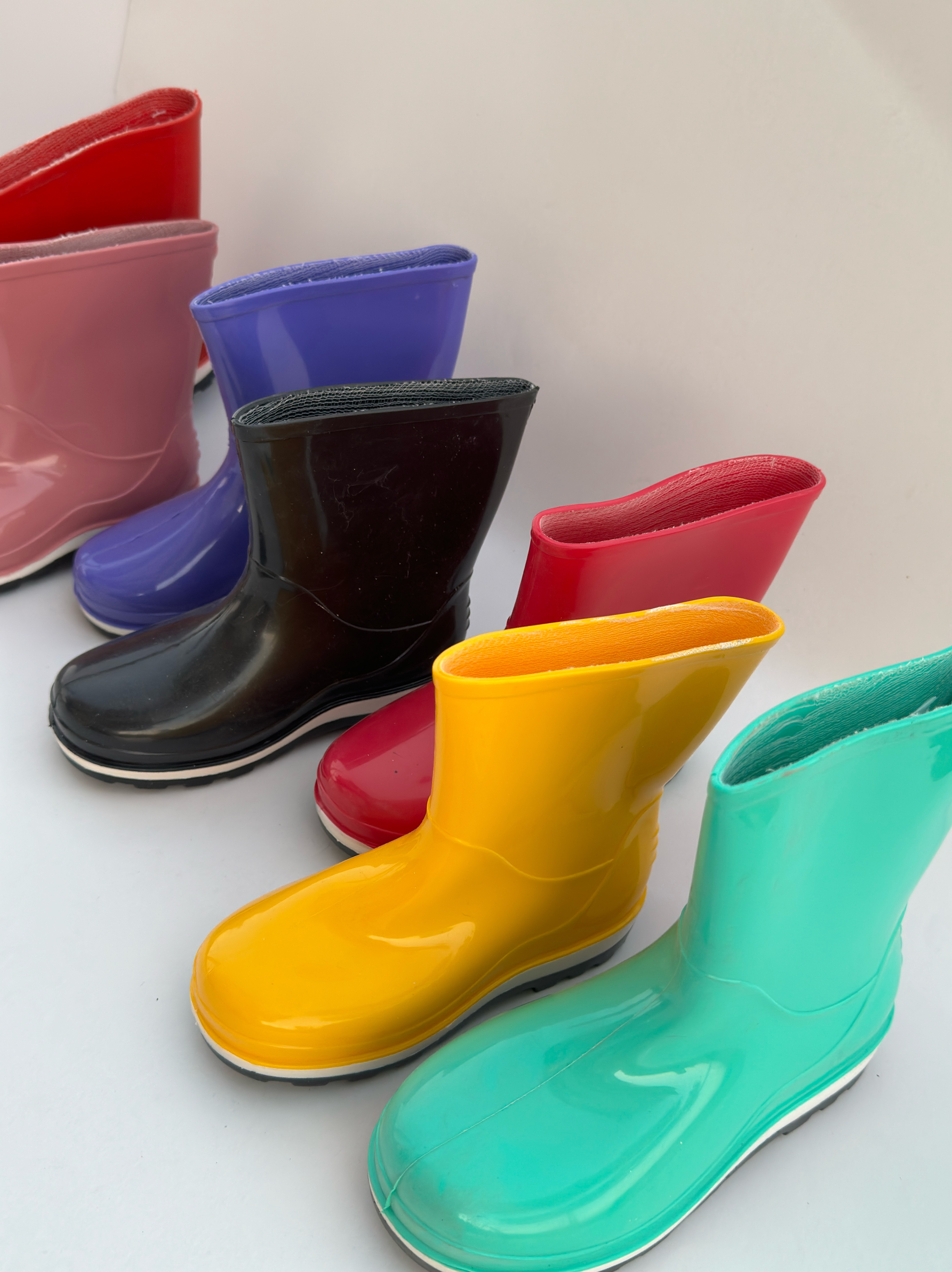 چکمه بچگانه