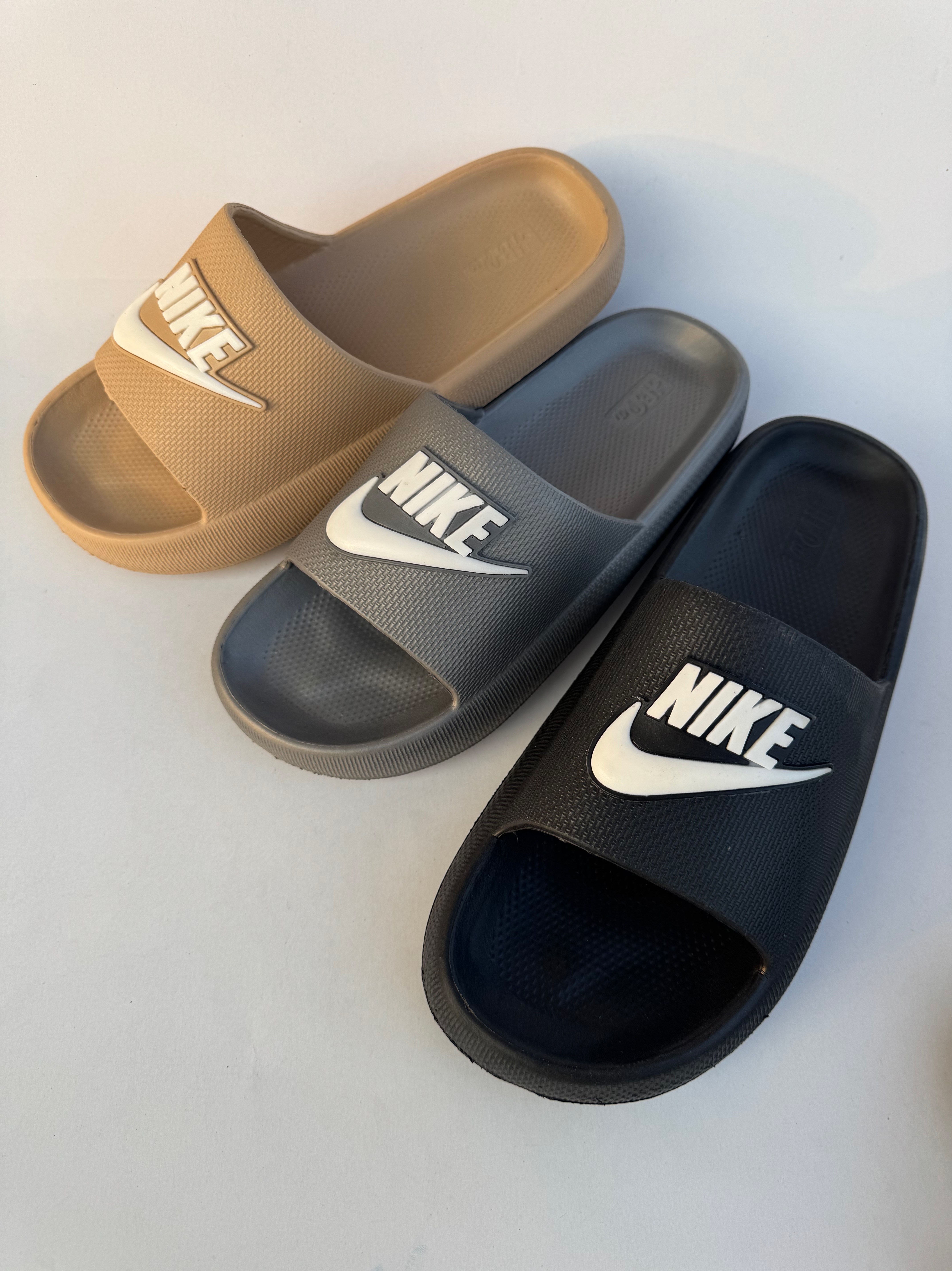 زارا نایکی مردانه